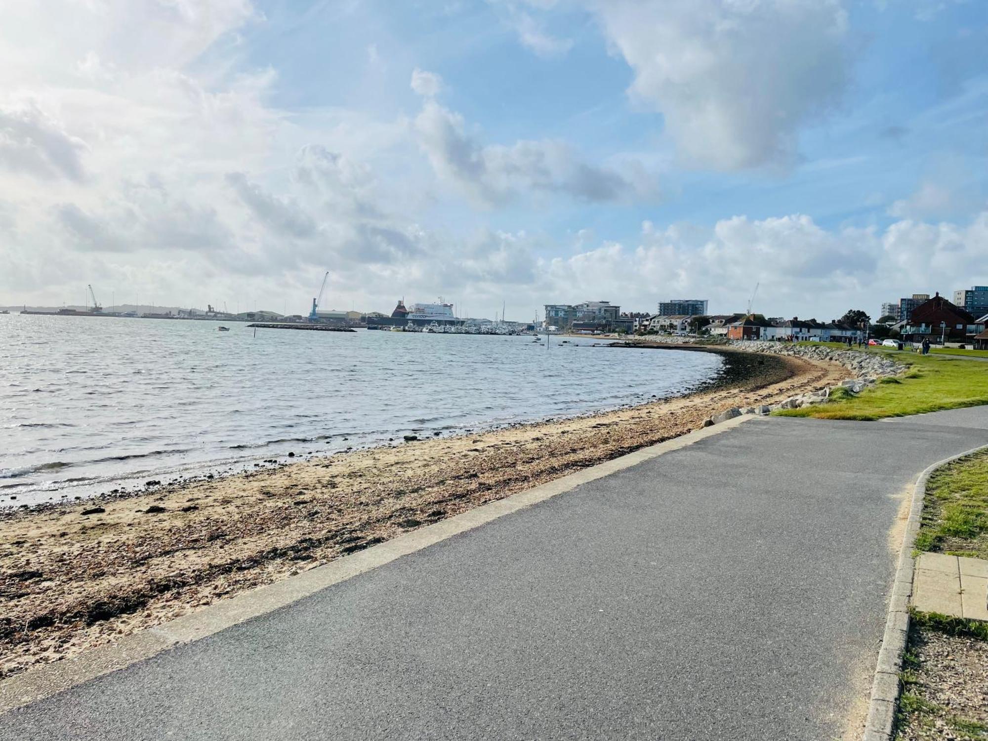 Brownsea Island View Penthouse Apartment Пул Екстериор снимка